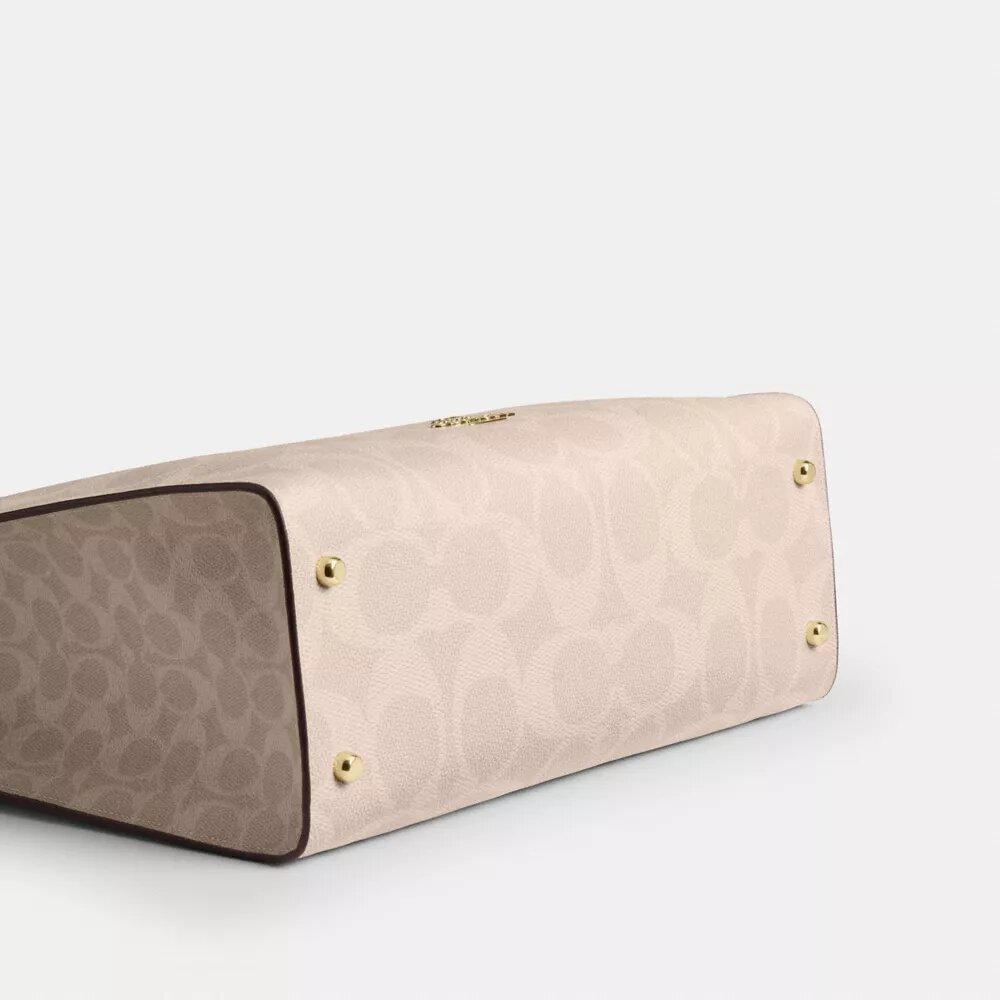 Τσάντα Maggie Tote από Signature Canvas με μπλοκ σχέδια