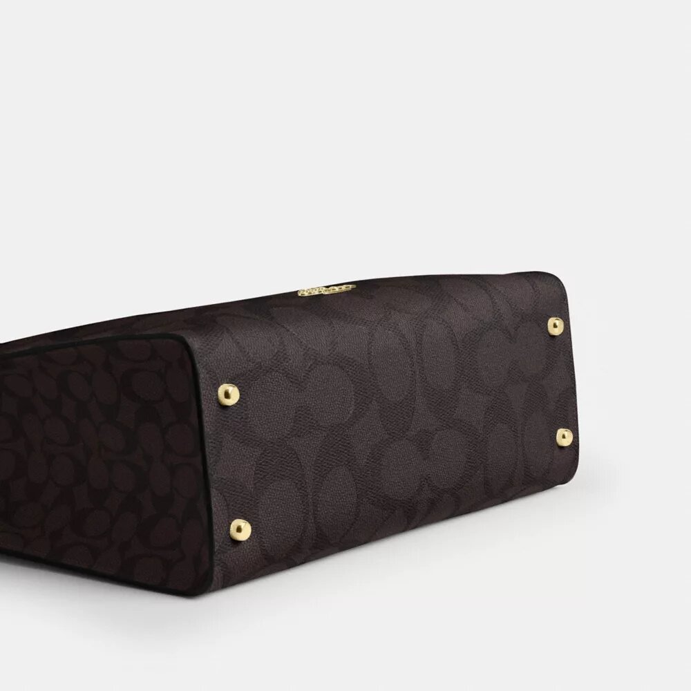 Τσάντα Maggie Tote από Signature Canvas με μπλοκ σχέδια