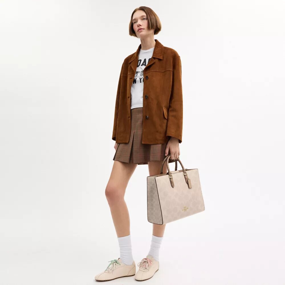 Τσάντα Maggie Tote από Signature Canvas με μπλοκ σχέδια