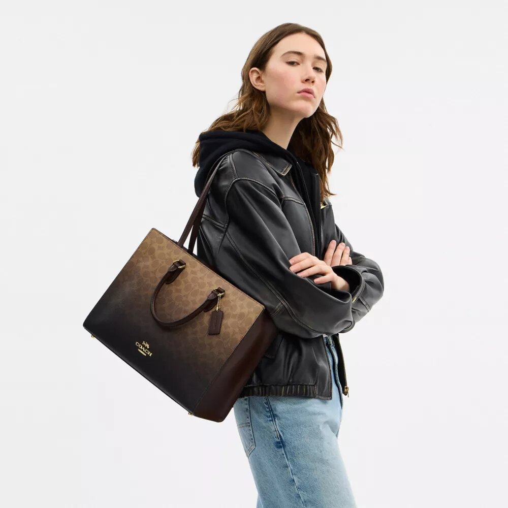 Τσάντα Maggie Tote από Signature Canvas Ombre