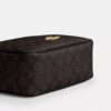 Τσάντα Mini Carey για φορά χιαστί από το Signature Canvas