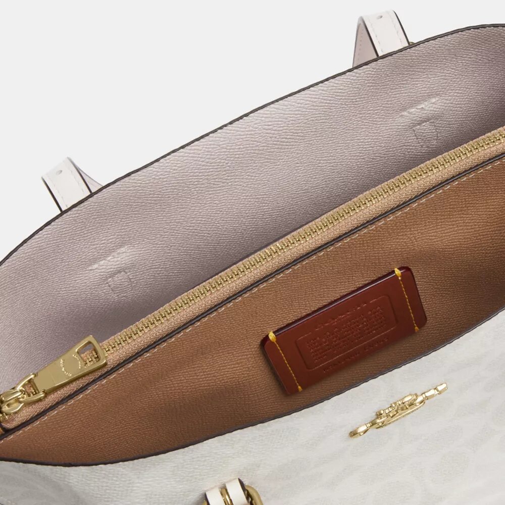 Τσάντα Mollie Tote 25 από το Signature Canvas