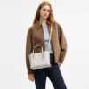 Τσάντα Mollie Tote 25 από το Signature Canvas