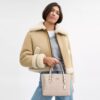 Τσάντα Mollie Tote 25 από το Signature Canvas