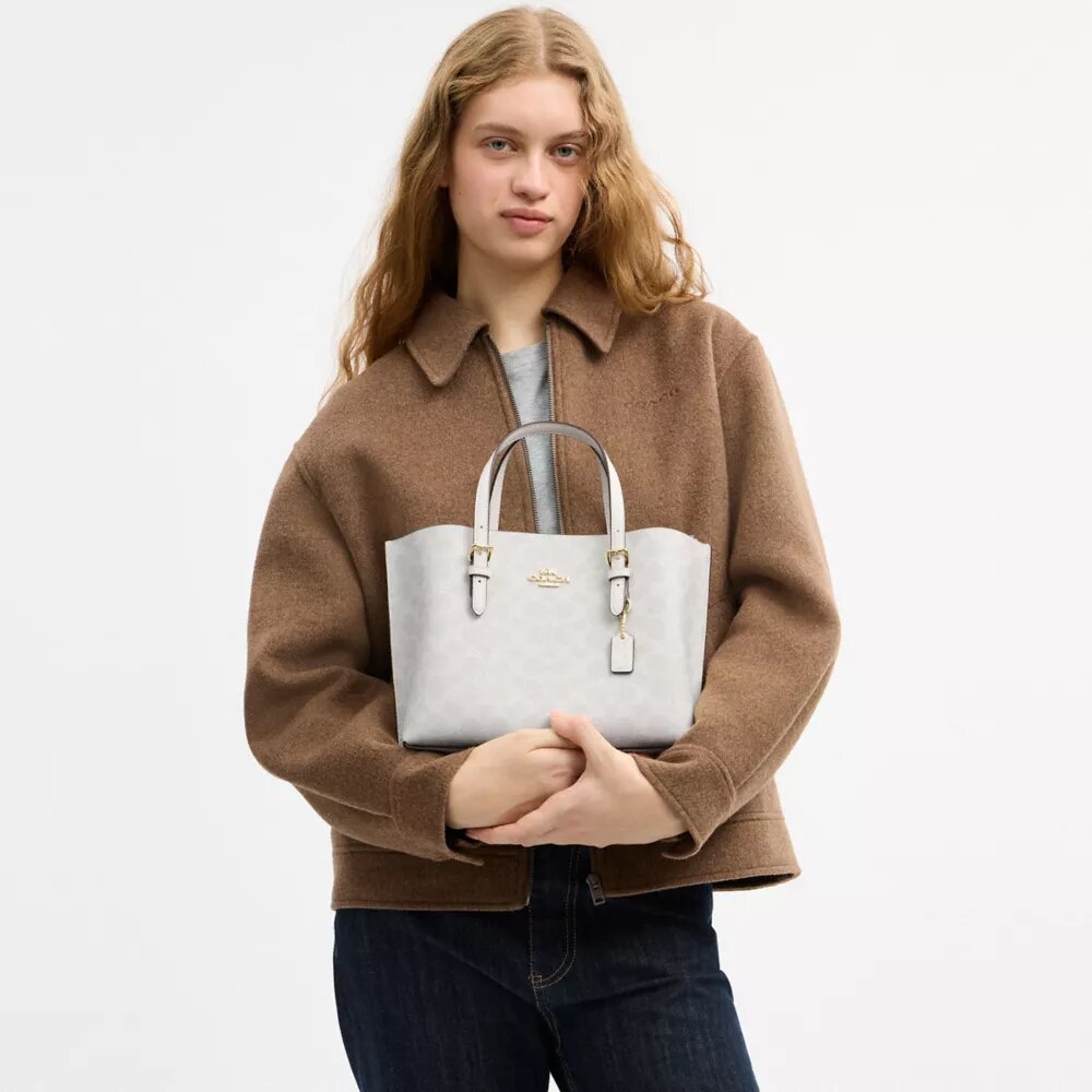 Τσάντα Mollie Tote 25 από το Signature Canvas