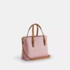 Τσάντα Mollie Tote 25 in από Signature Canvas με Γούρια