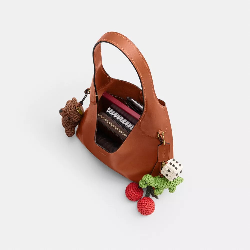 Τσάντα ώμου Brooklyn 28 με γούρια