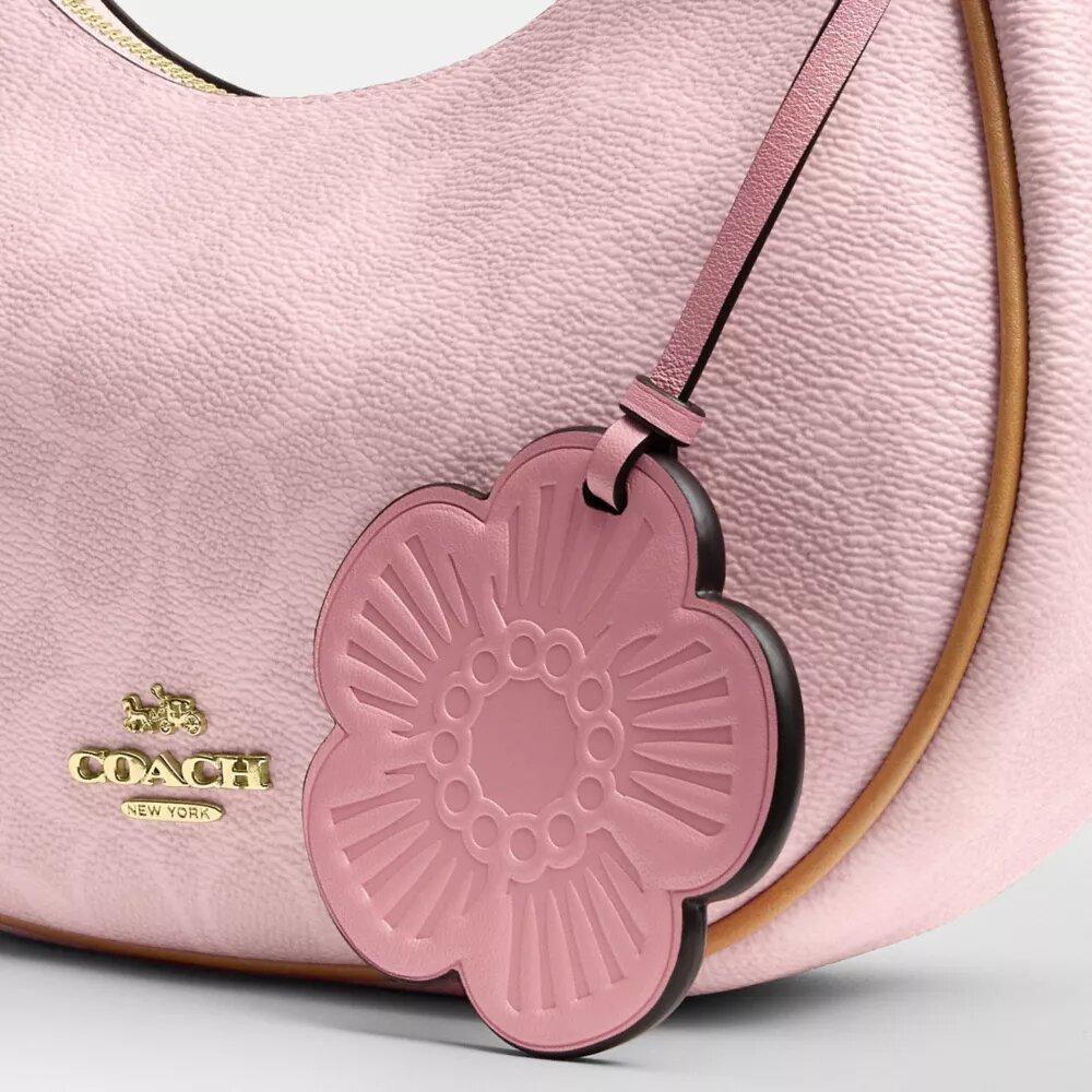 Τσάντα ώμου «Emily» από Signature Canvas με γούρια