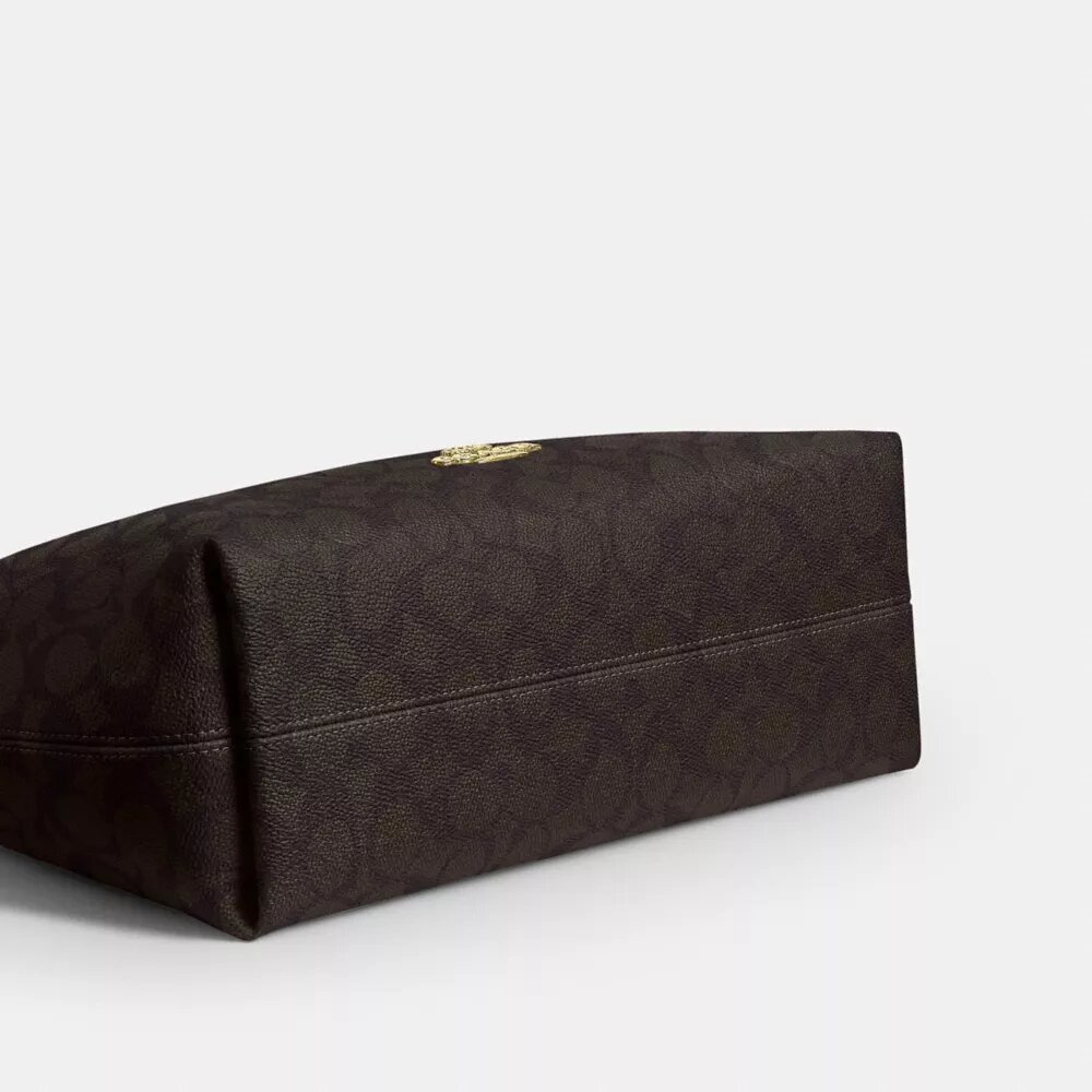 Τσάντα ώμου Laurel από Signature Canvas