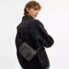 Τσάντα Racer Sling από Signature Canvas