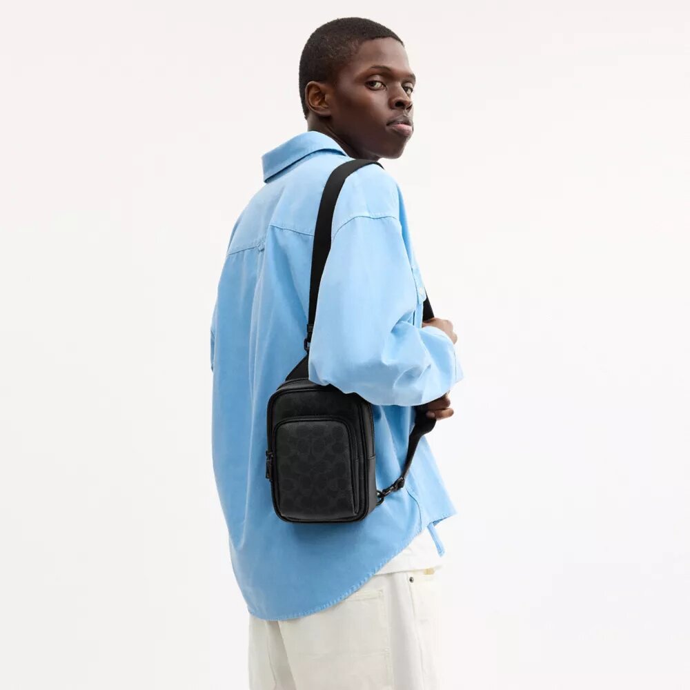 Τσάντα Racer Sling από Signature Canvas