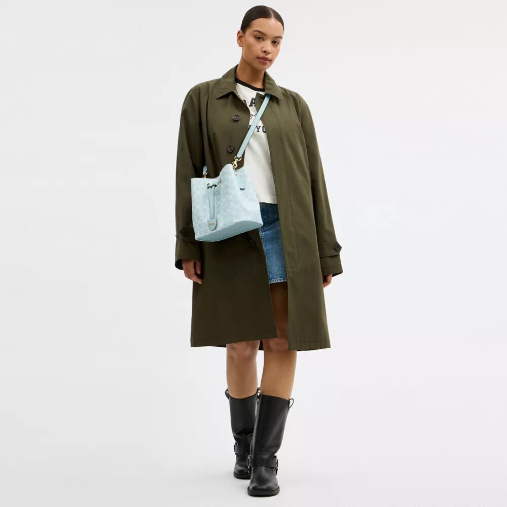 Τσάντα Rowan Bucket από Signature Canvas