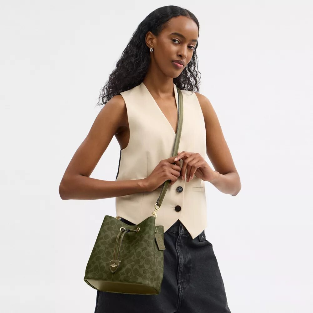Τσάντα Rowan Bucket από Signature Canvas