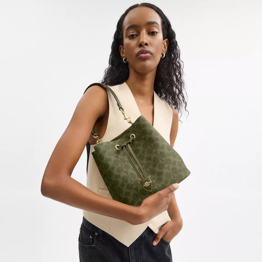 Τσάντα Rowan Bucket από Signature Canvas