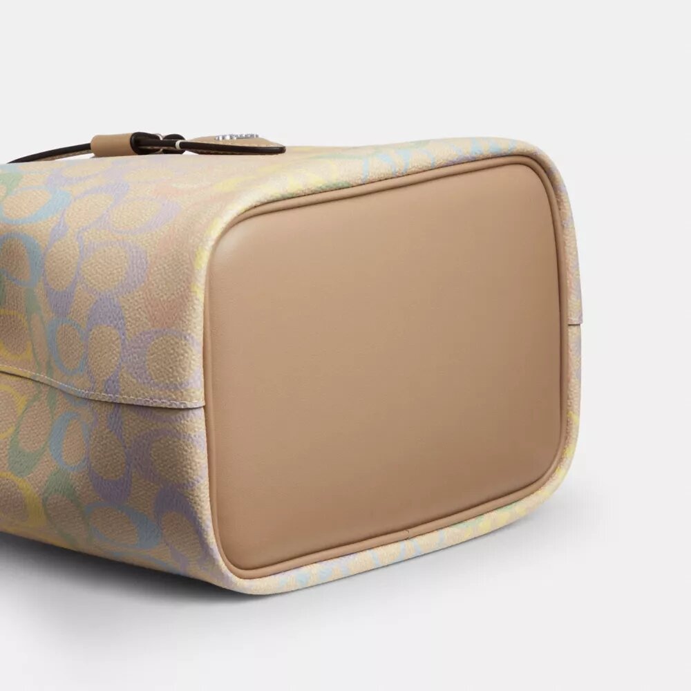 Τσάντα Rowan Bucket από το Signature Canvas Rainbow