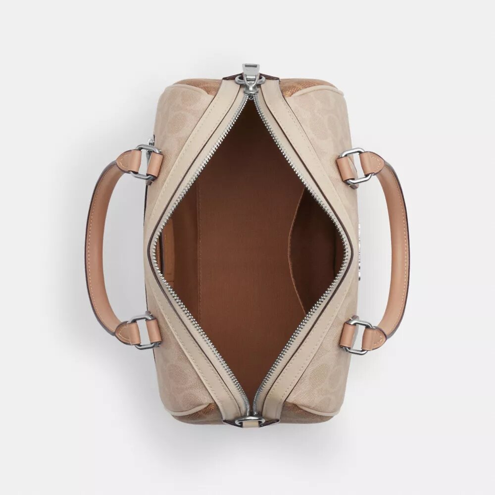 Τσάντα Rowan Satchel από χαρακτηριστικό Signature Canvas με μπλοκ σχέδια