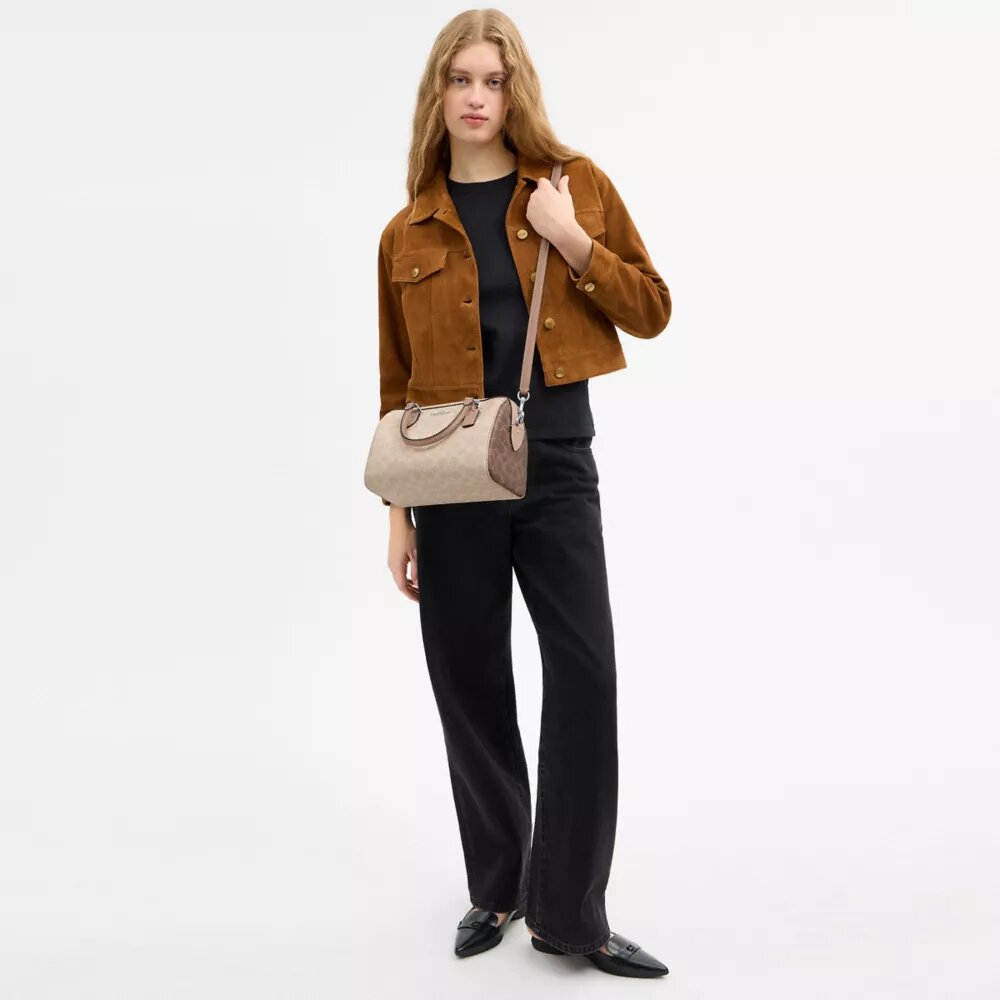 Τσάντα Rowan Satchel από χαρακτηριστικό Signature Canvas με μπλοκ σχέδια