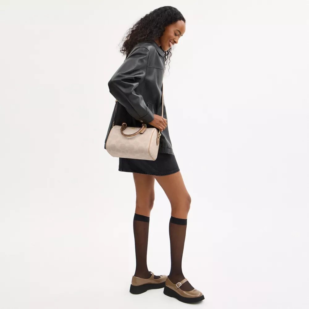 Τσάντα Rowan Satchel από χαρακτηριστικό Signature Canvas με μπλοκ σχέδια