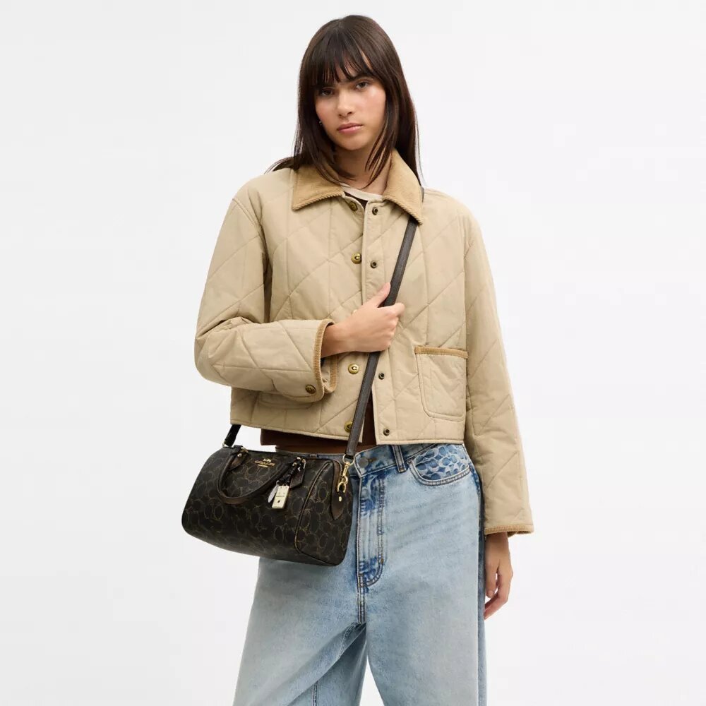 Τσάντα Rowan Satchel από το Signature Canvas με διακοσμητικά στοιχεία