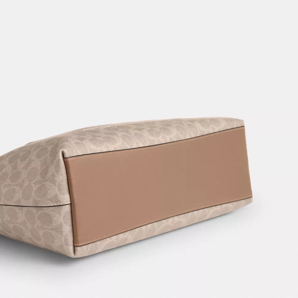 Τσάντα Station Tote από το Signature Canvas