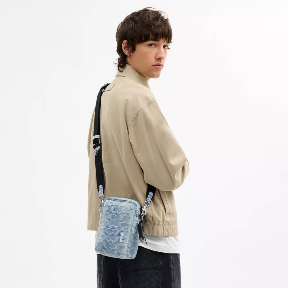 Τσάντα Tristan Χιαστί 14 in από το αγαπημένο Signature Denim με Γούρια