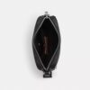 Τσάντα Tristan Crossbody 22 σε Signature Canvas