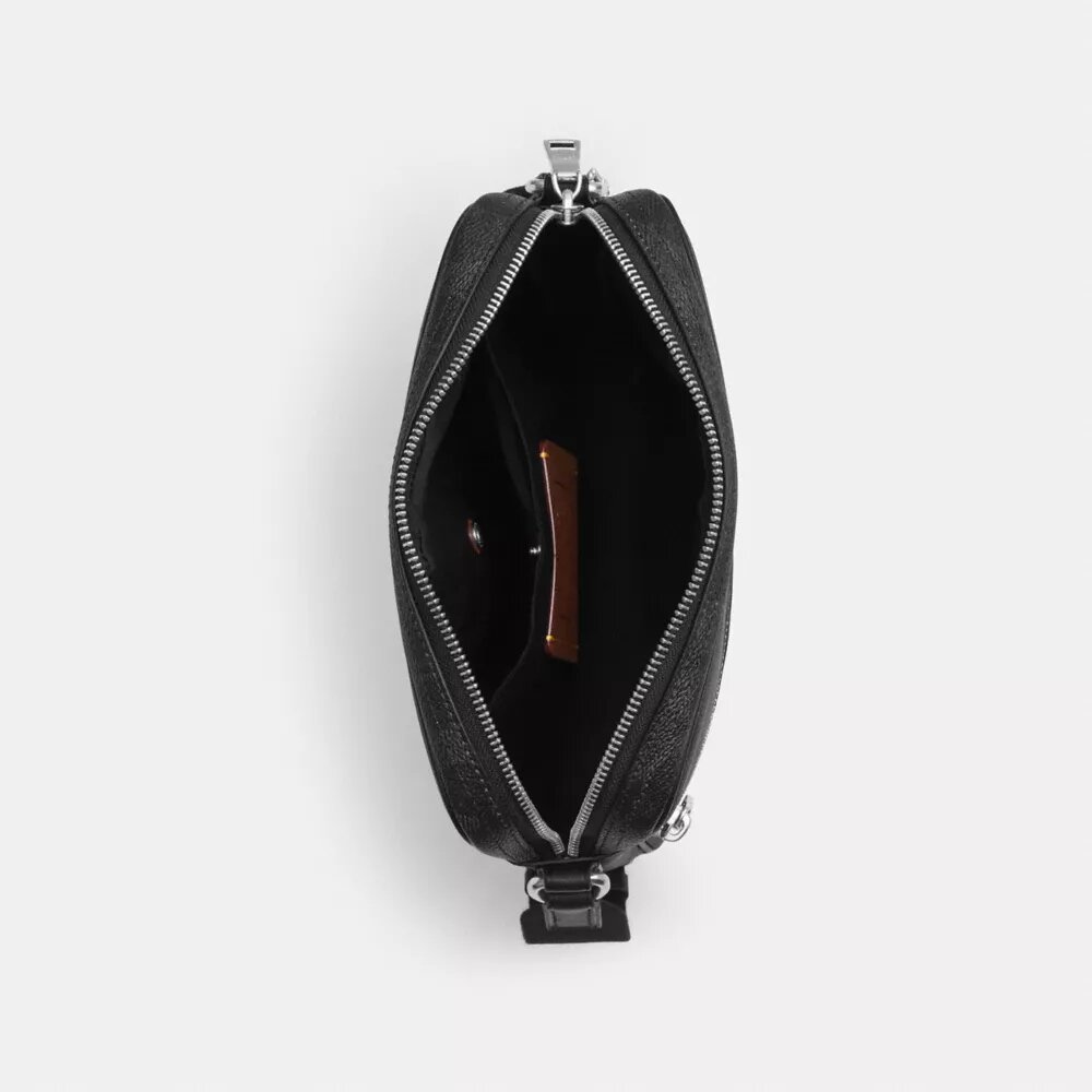 Τσάντα Tristan Crossbody 22 σε Signature Canvas