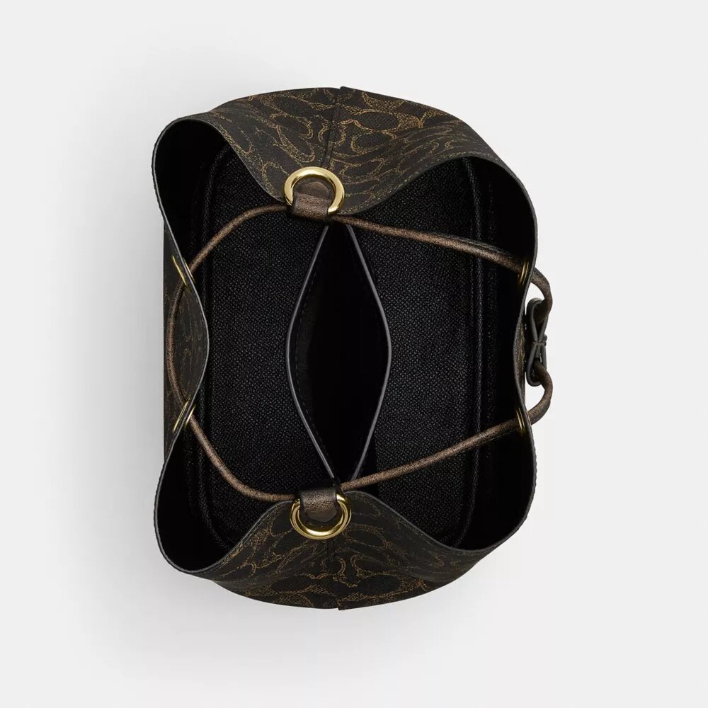 Τσάντα τύπου «bucket» Rowan από το αγαπημένο Signature Canvas με διακοσμητικά στοιχεία