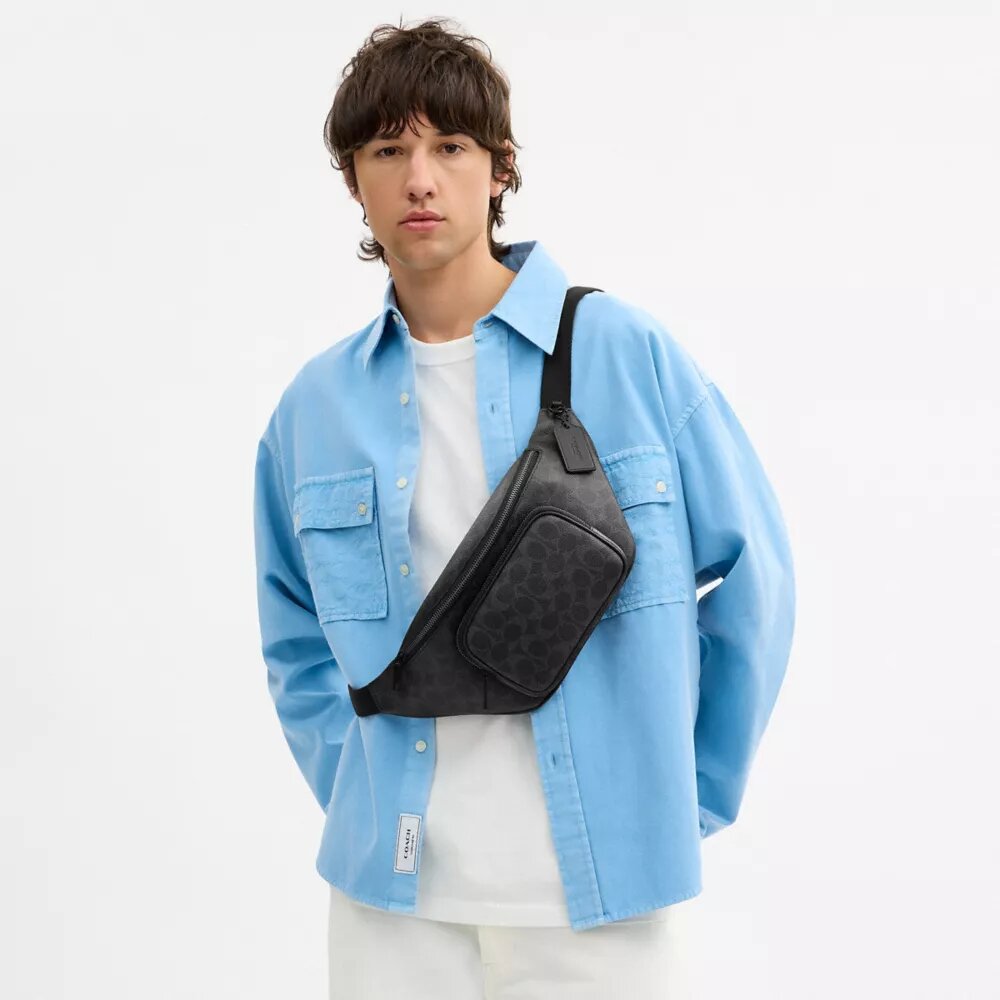 Τσάντα ζώνης Travis 35 σε Signature Canvas