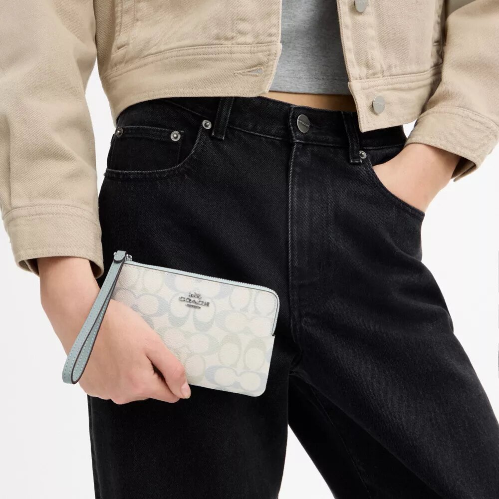 Τσαντάκι χειρός με φερμουάρ στη γωνία από Signature Canvas